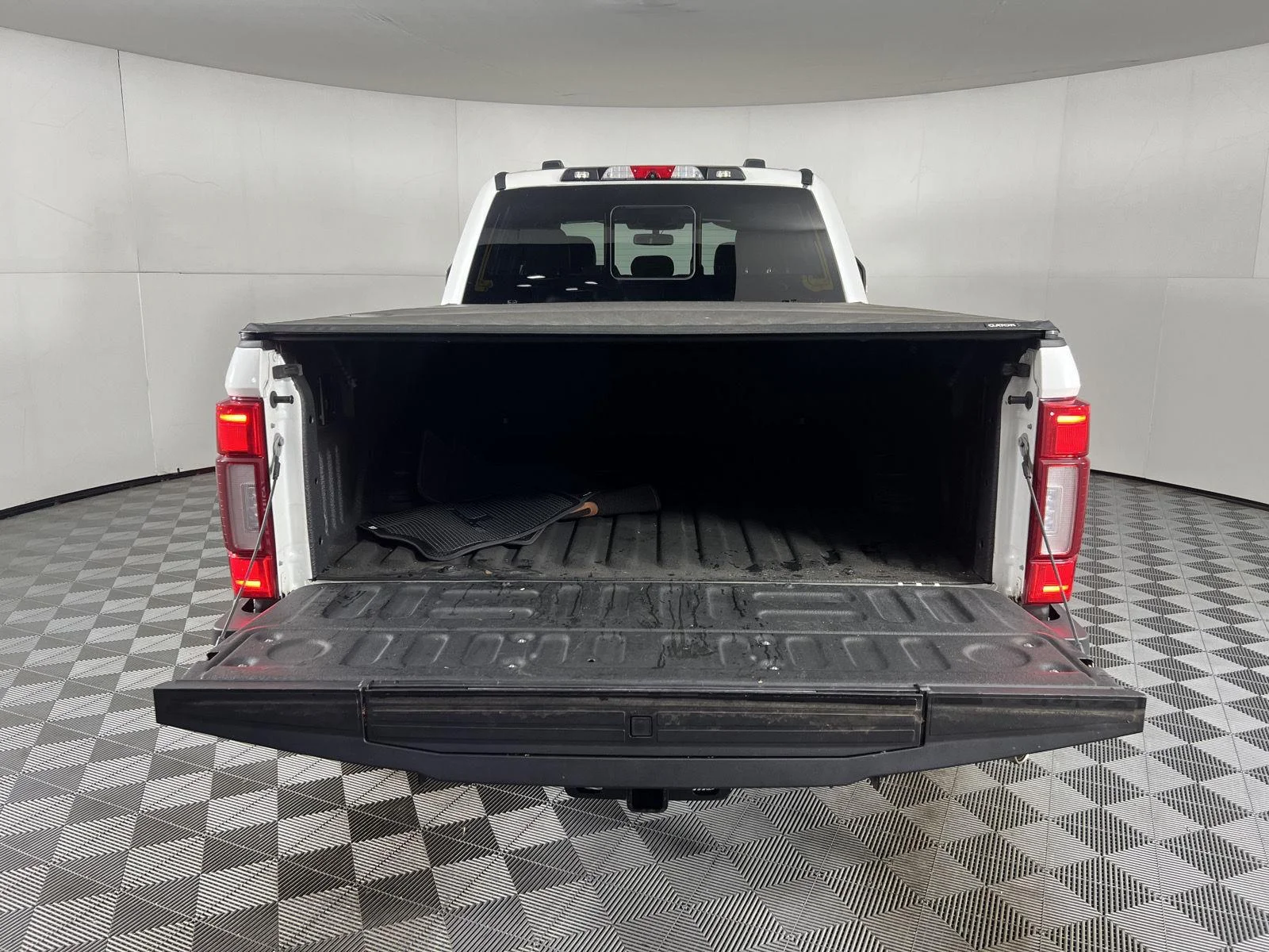 Used 2022 Wh Ford XL image 9