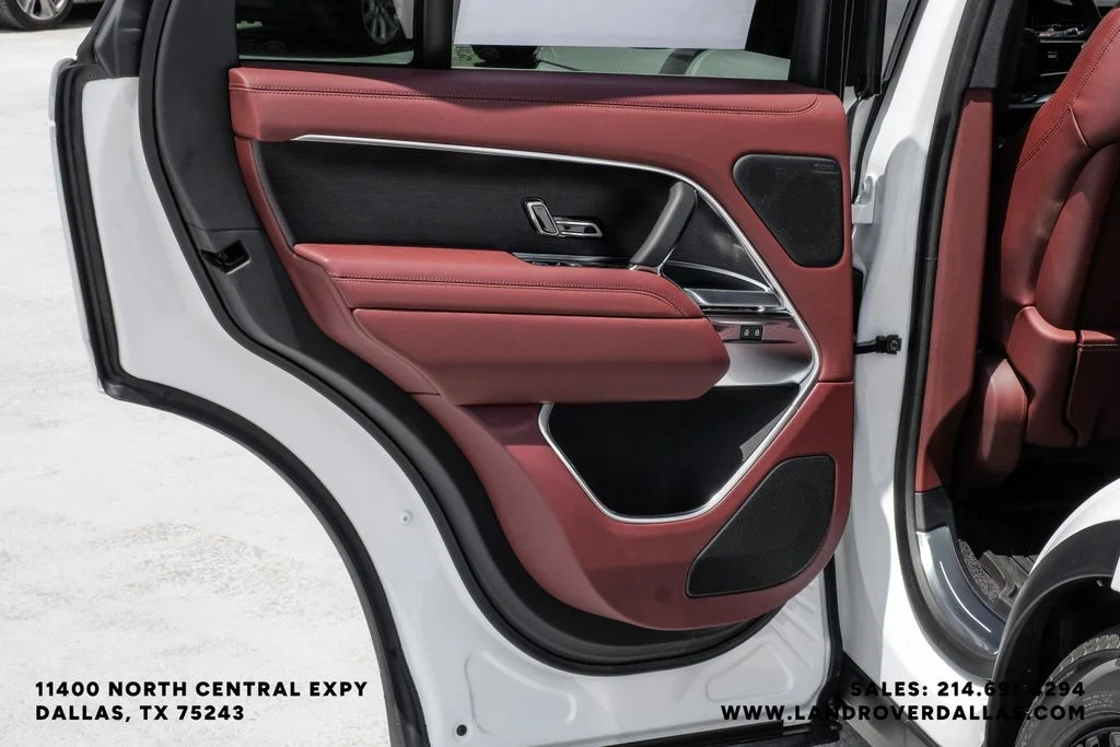 New 2026 Fuji White Land Rover SE image 52