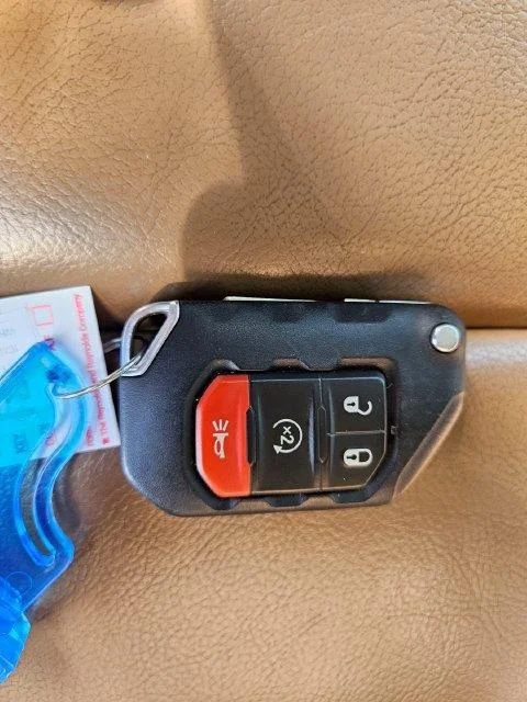 Used 2021 Bright White Clearcoat Jeep Unlimited Rubicon image 29