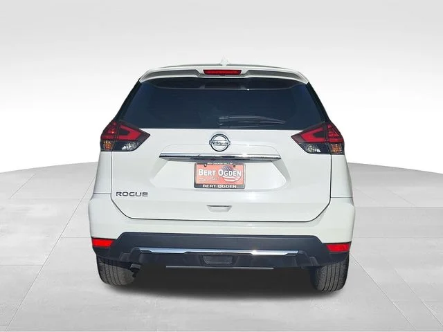 Used 2020 White Nissan S image 6