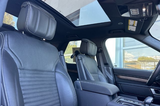 Certified Used 2025 Gray Land Rover Dynamic SE image 15