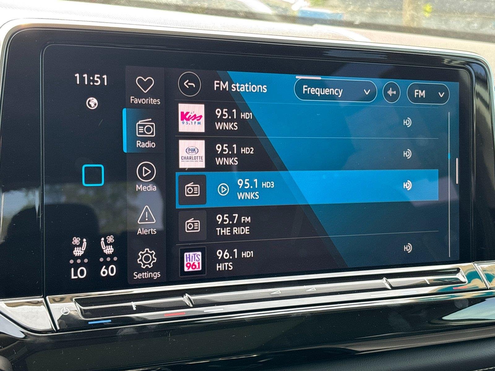 2025 Volkswagen Atlas SE w/Tech - Photo 24