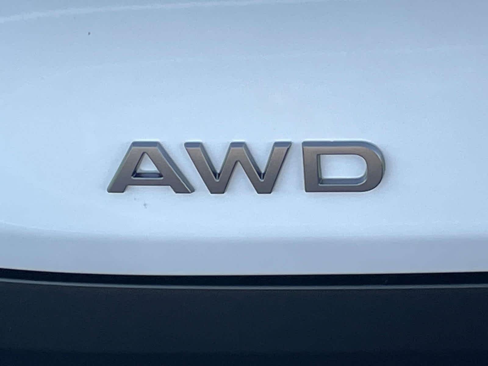 New 2026 Everest White Pearl Tricoat Nissan SL image 11