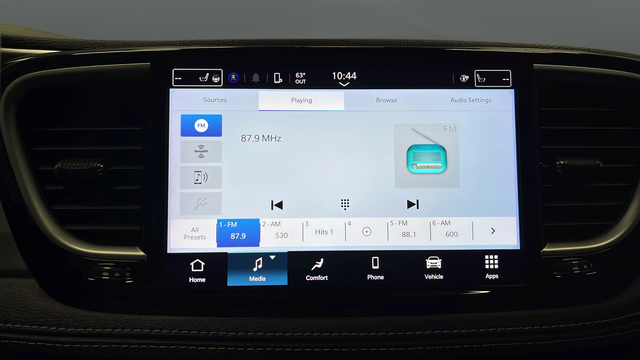 Used 2023 Brilliant Black Crystal Pearlcoat Chrysler Touring L image 15
