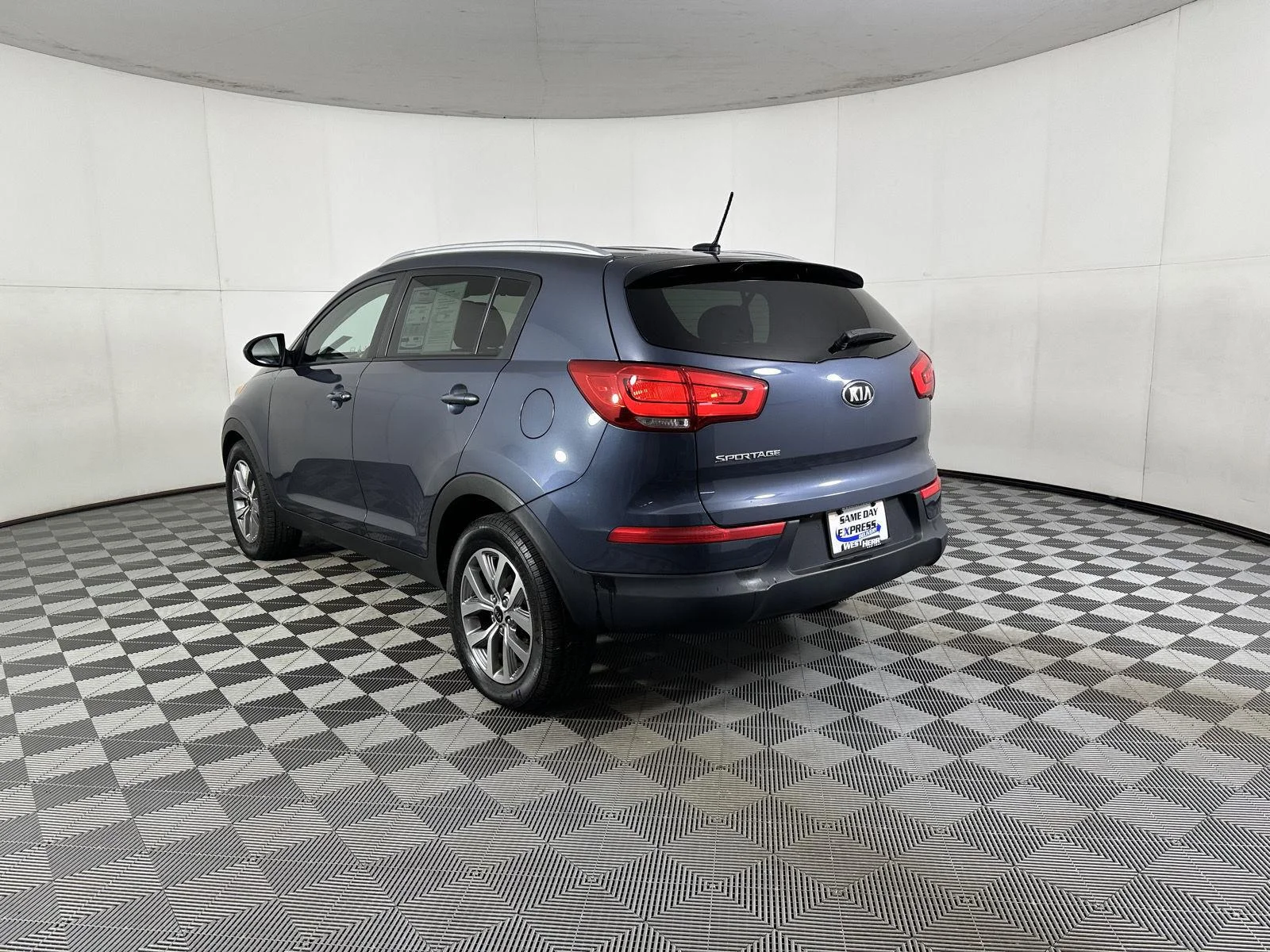Used 2016 Twilight Blue Kia LX image 10