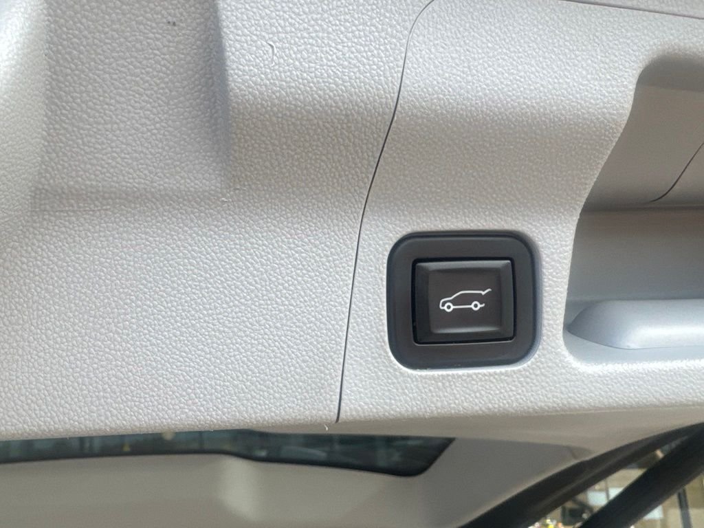 Used 2017 Silver GMC SLT-1 image 20