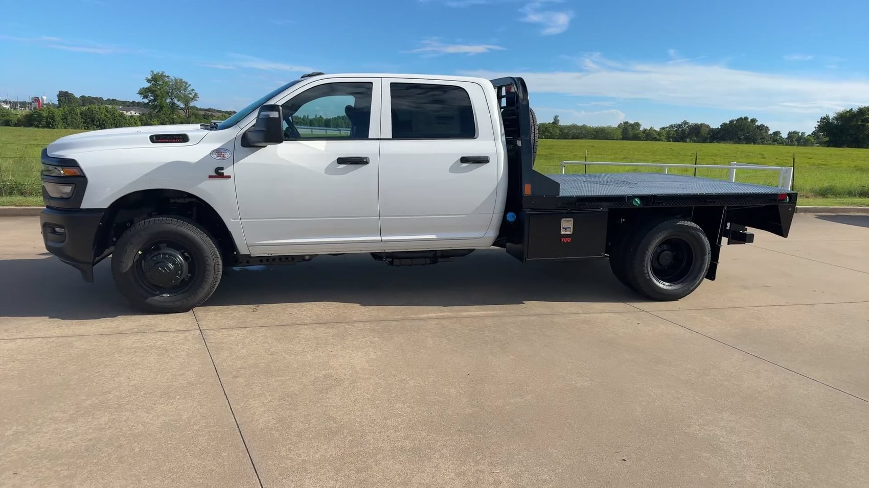 New 2026 Bright White Clearcoat Ram Tradesman image 2
