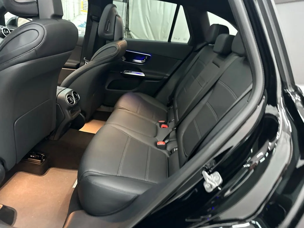 New 2026 Black Mercedes-Benz GLC 300 image 23