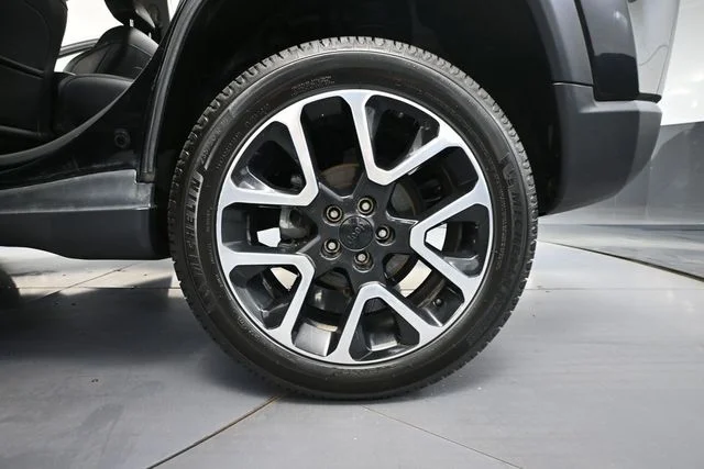 Used 2017 Black Jeep Limited image 12
