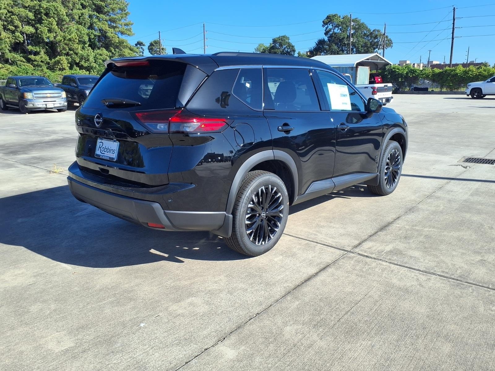 2026 Nissan Rogue photo 4 of 26