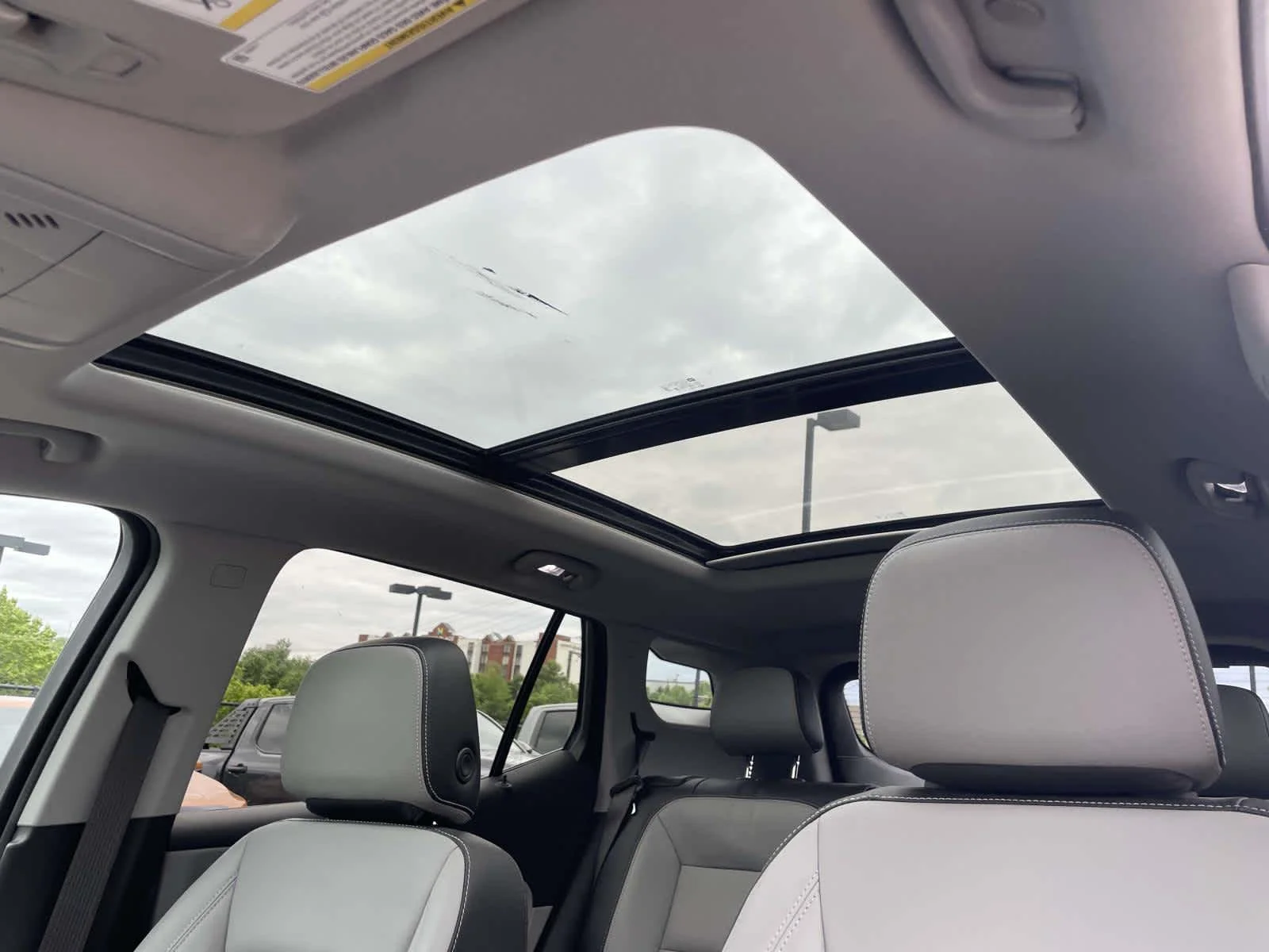 Used 2023 Summit White GMC SLT image 5