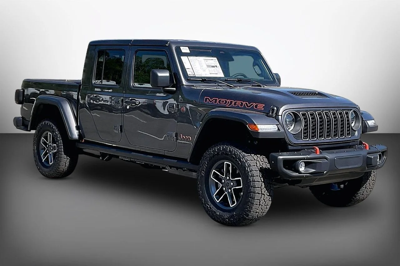 New 2026 Granite Crystal Metallic Clearcoat Jeep Mojave X image 1
