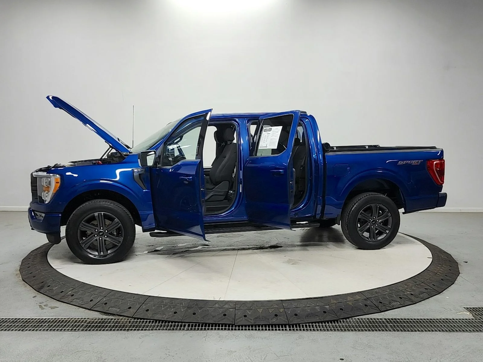 Used 2023 Blue Ford XLT image 12