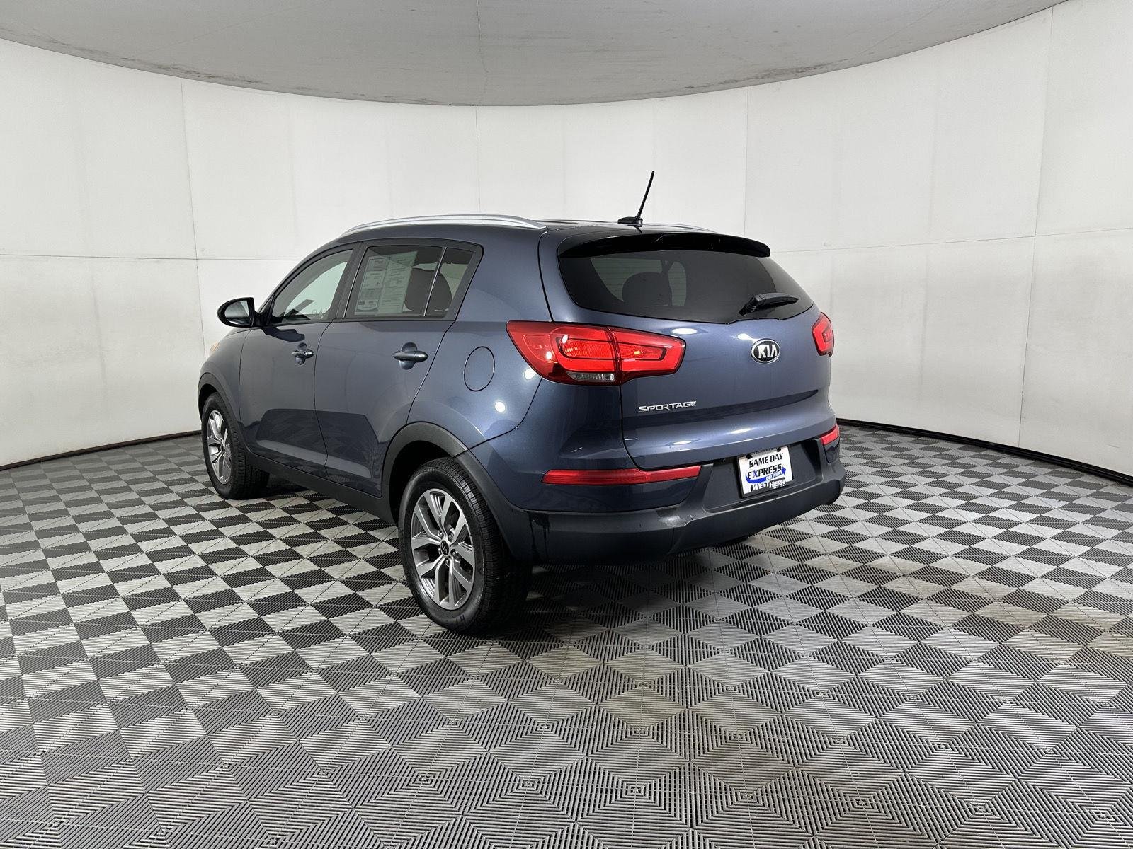 Used 2016 Twilight Blue Kia LX image 10