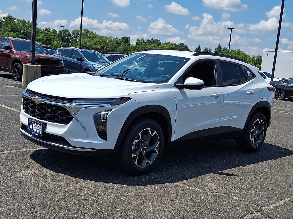 New 2026 Summit White Chevrolet LT image 4
