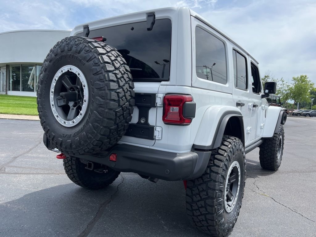 New 2026 Bright White Clear-Coat Exterior Paint Jeep Rubicon X image 51