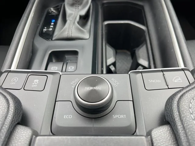 Used 2024 Black Toyota Platinum image 25