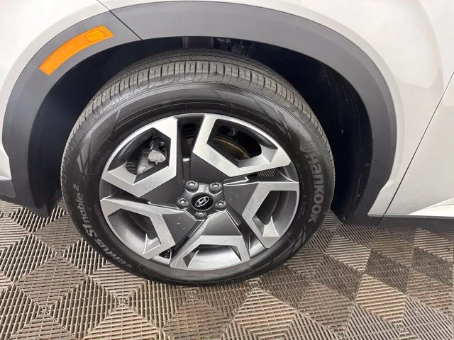 Used 2025 Silver Hyundai SEL Premium image 47