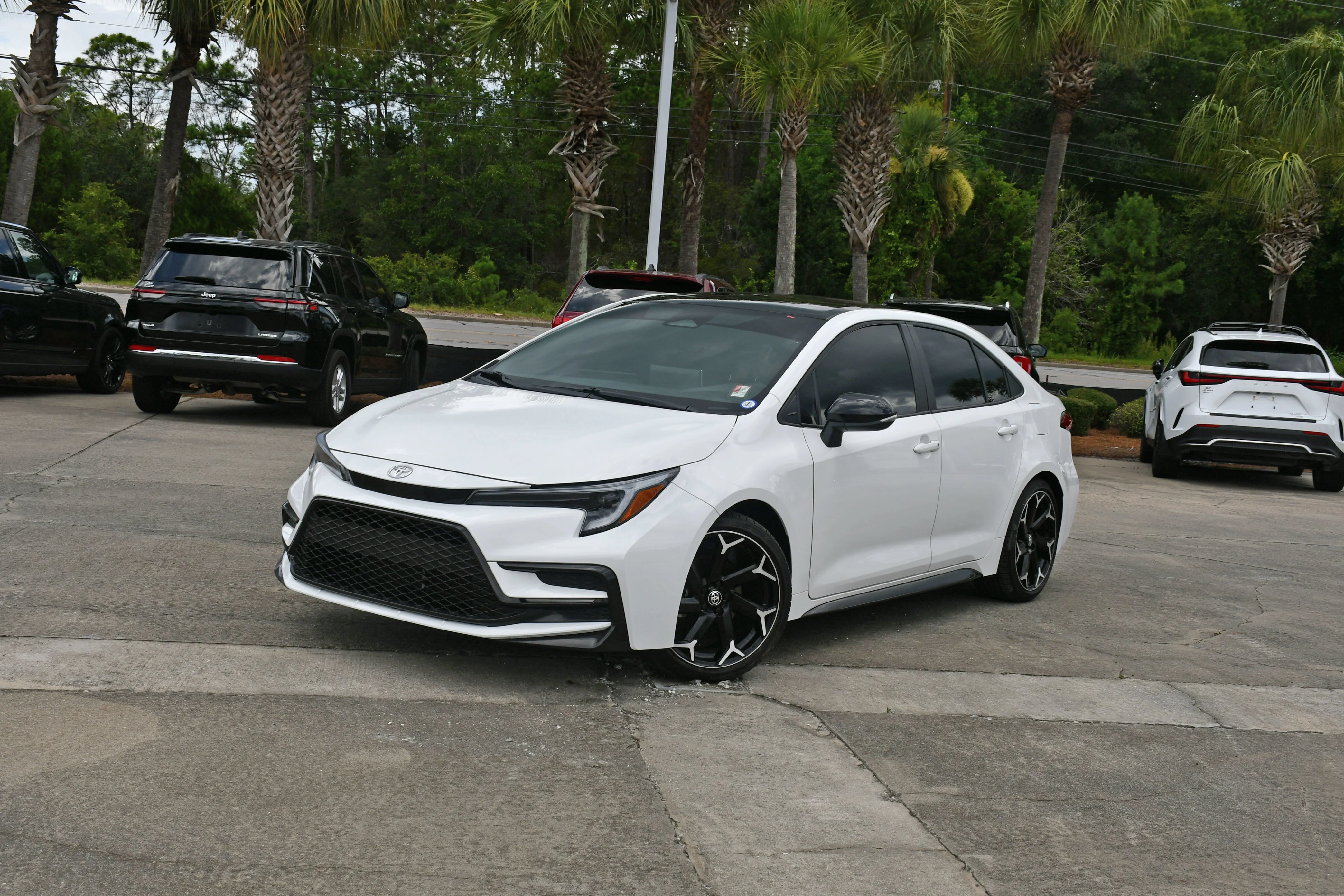 Used 2025 White Toyota FX image 5