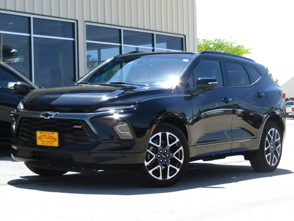 Used 2025 Black Chevrolet RS image 12