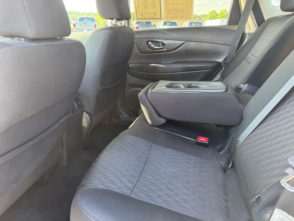 Used 2019 White Nissan S image 22