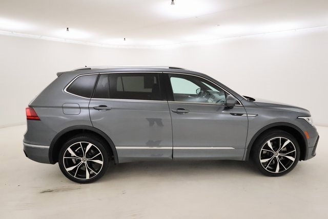 2022 Volkswagen Tiguan SEL Premium R-Line photo 2