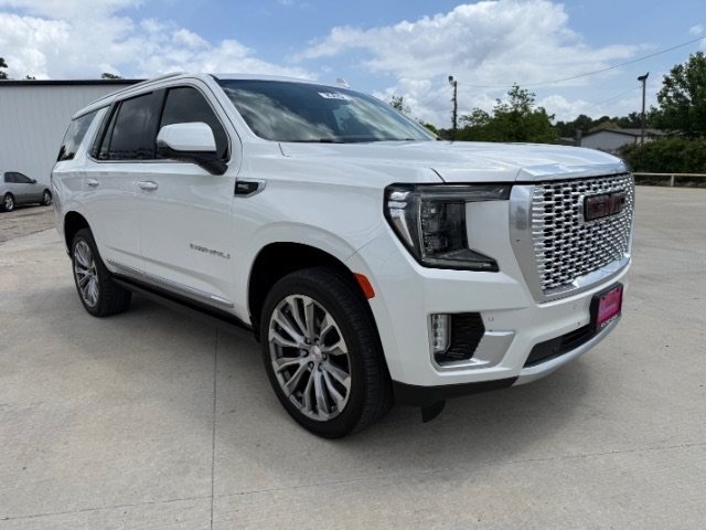 Used 2021 White Frost Tricoat GMC Denali image 7