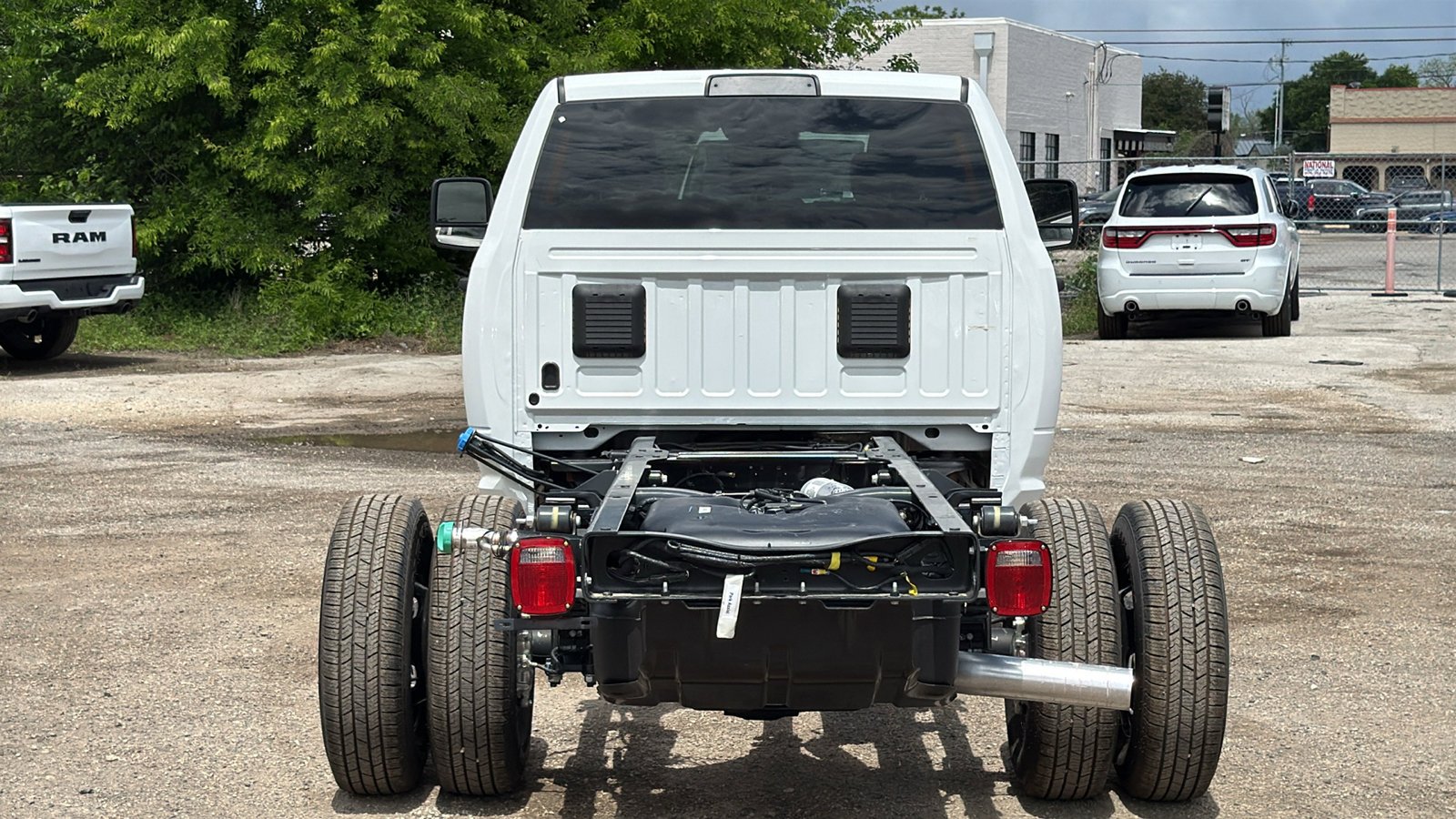 New 2026 Bright White Clear-Coat Exterior Paint RAM Tradesman image 4