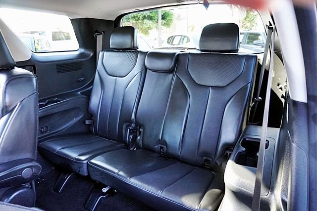 Used 2025 Silver Hyundai SEL image 18