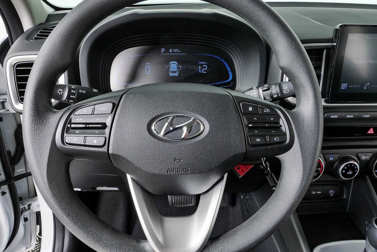 Used 2023 Lunar White Hyundai SE image 8