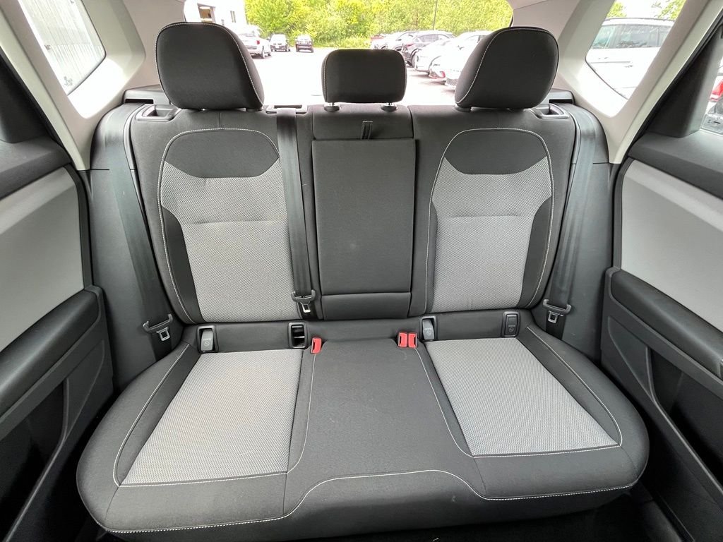 Used 2023 Silver Volkswagen 1.5T S image 29