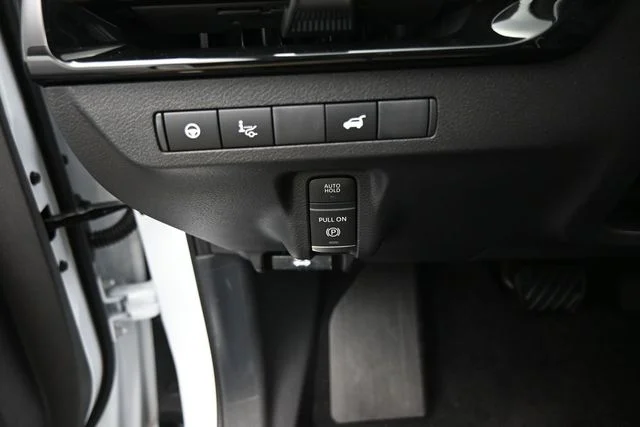 New 2026 Everest White Pearl TriCoat Nissan Platinum image 23