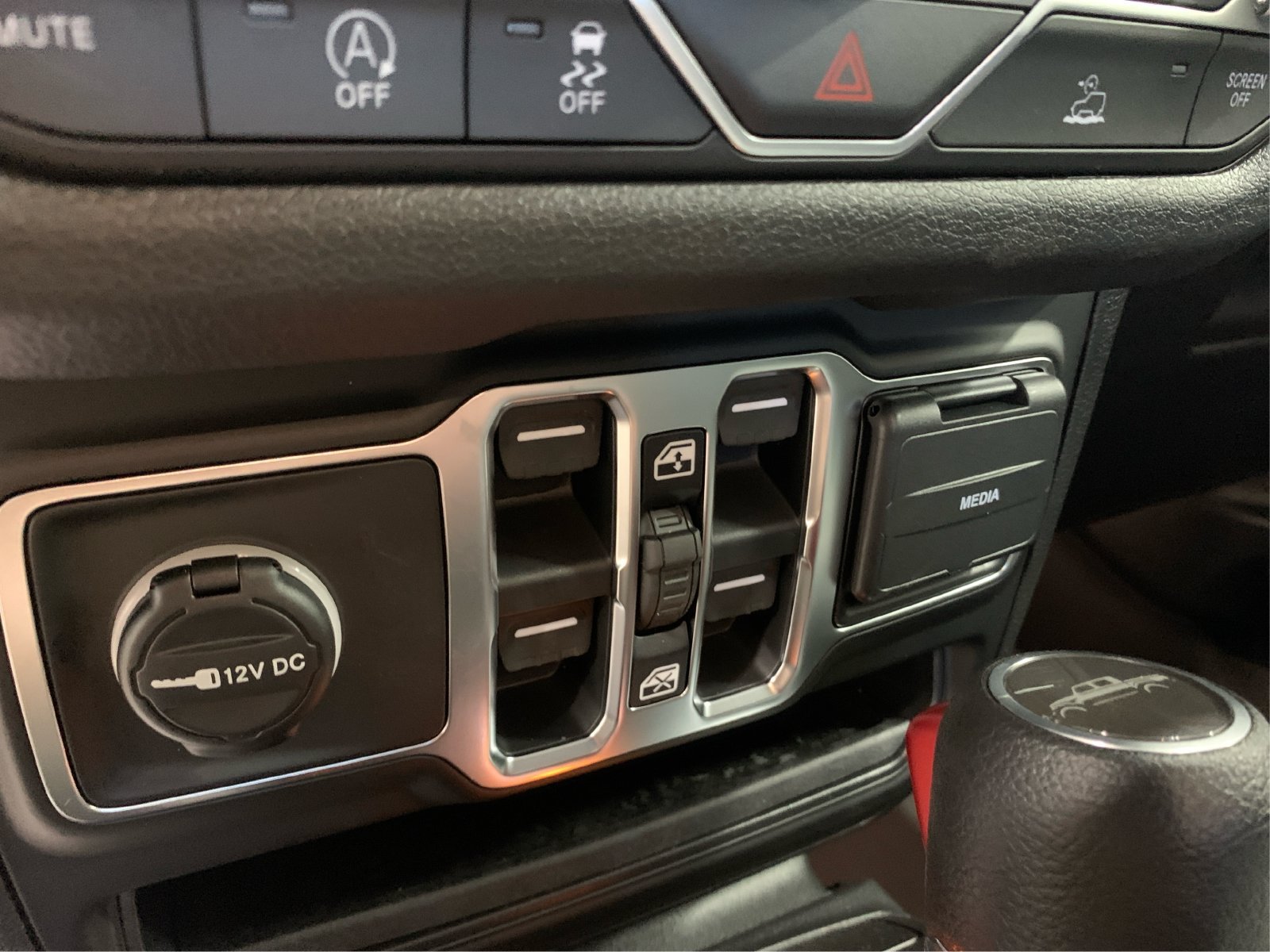 New 2026 Reign Exterior Paint Jeep Sport S image 29