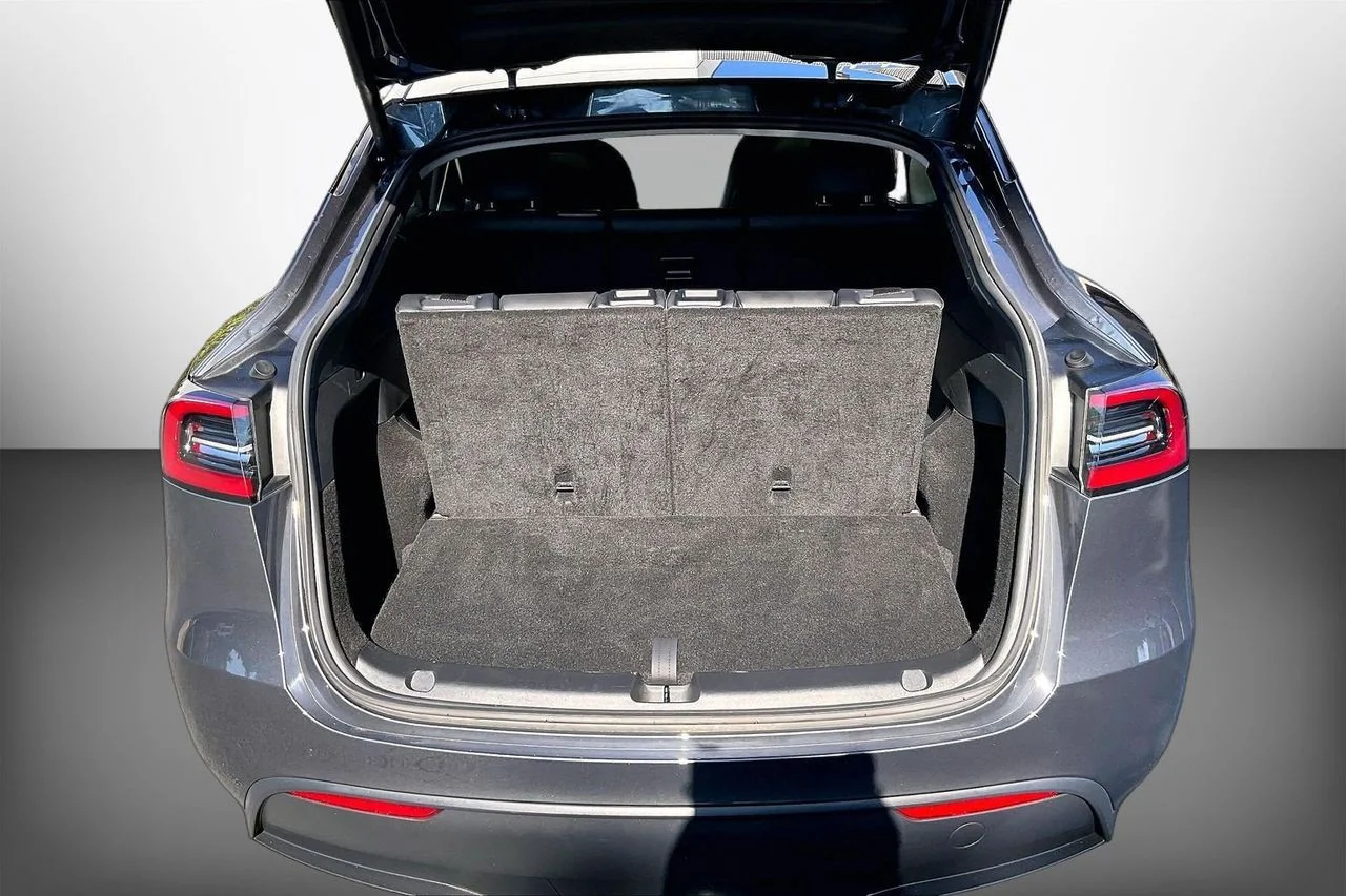 Used 2023  Tesla Long Range image 27
