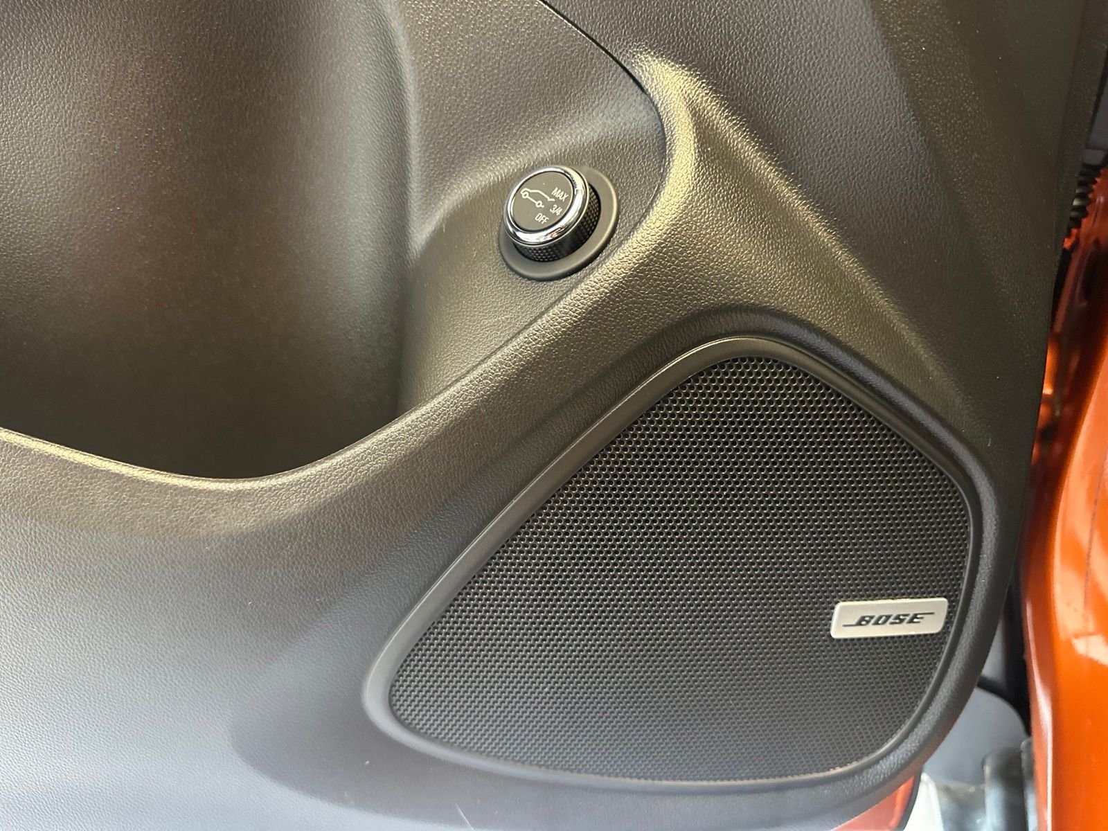 Used 2022 Orange Buick Essence image 19