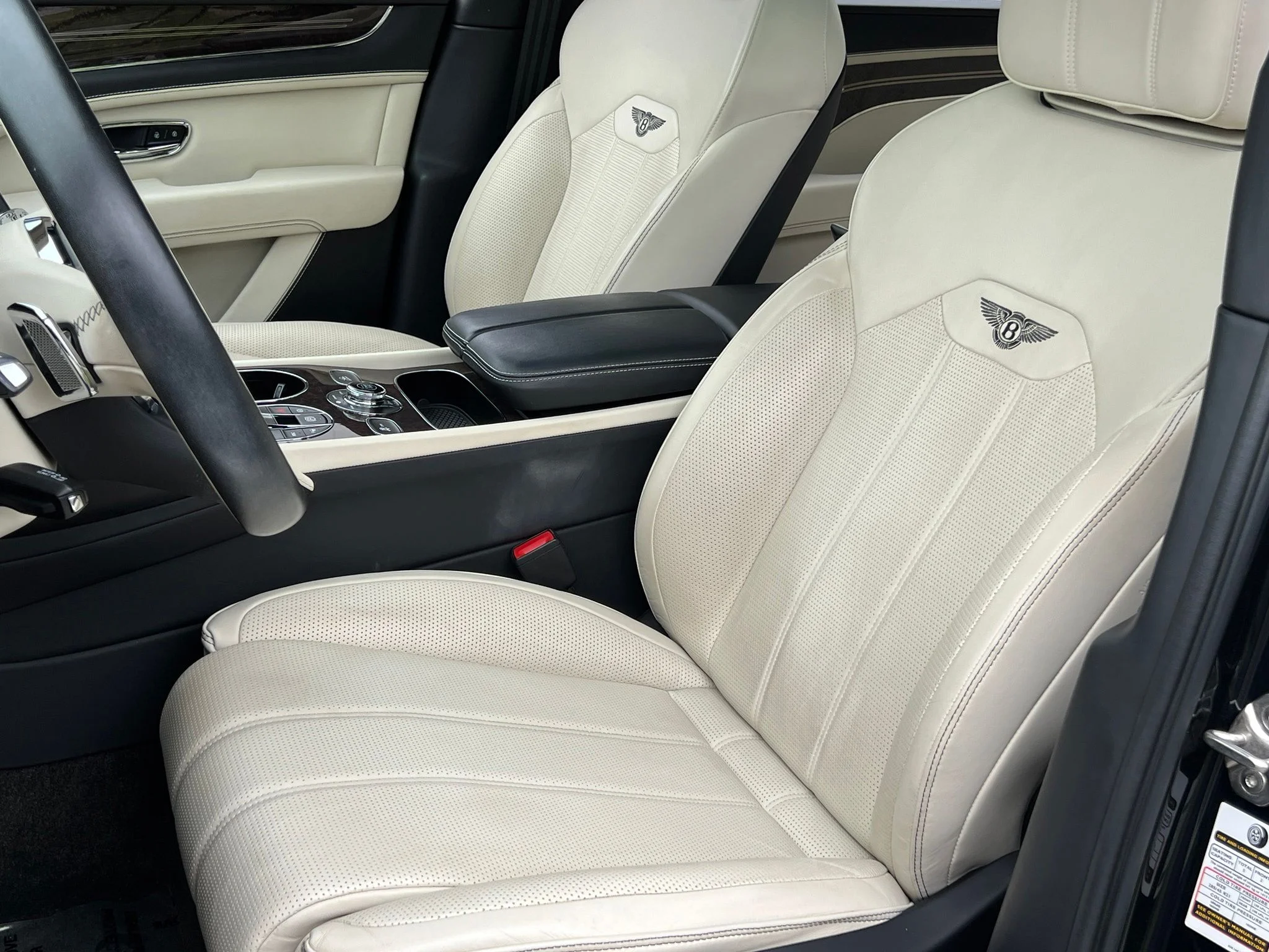 Used 2023 Blue Bentley  image 15