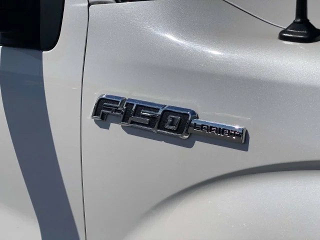 Used 2013 White Ford Lariat image 33