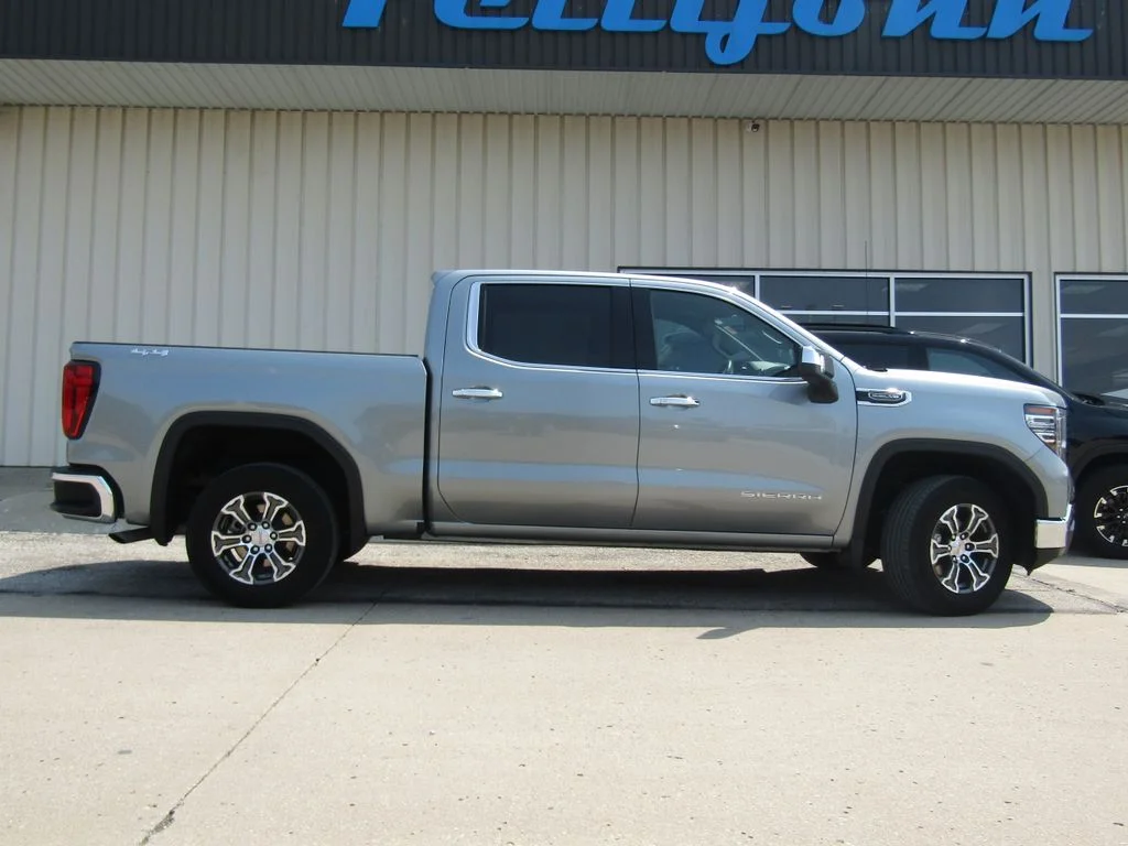 Used 2025 Silver GMC SLT image 2