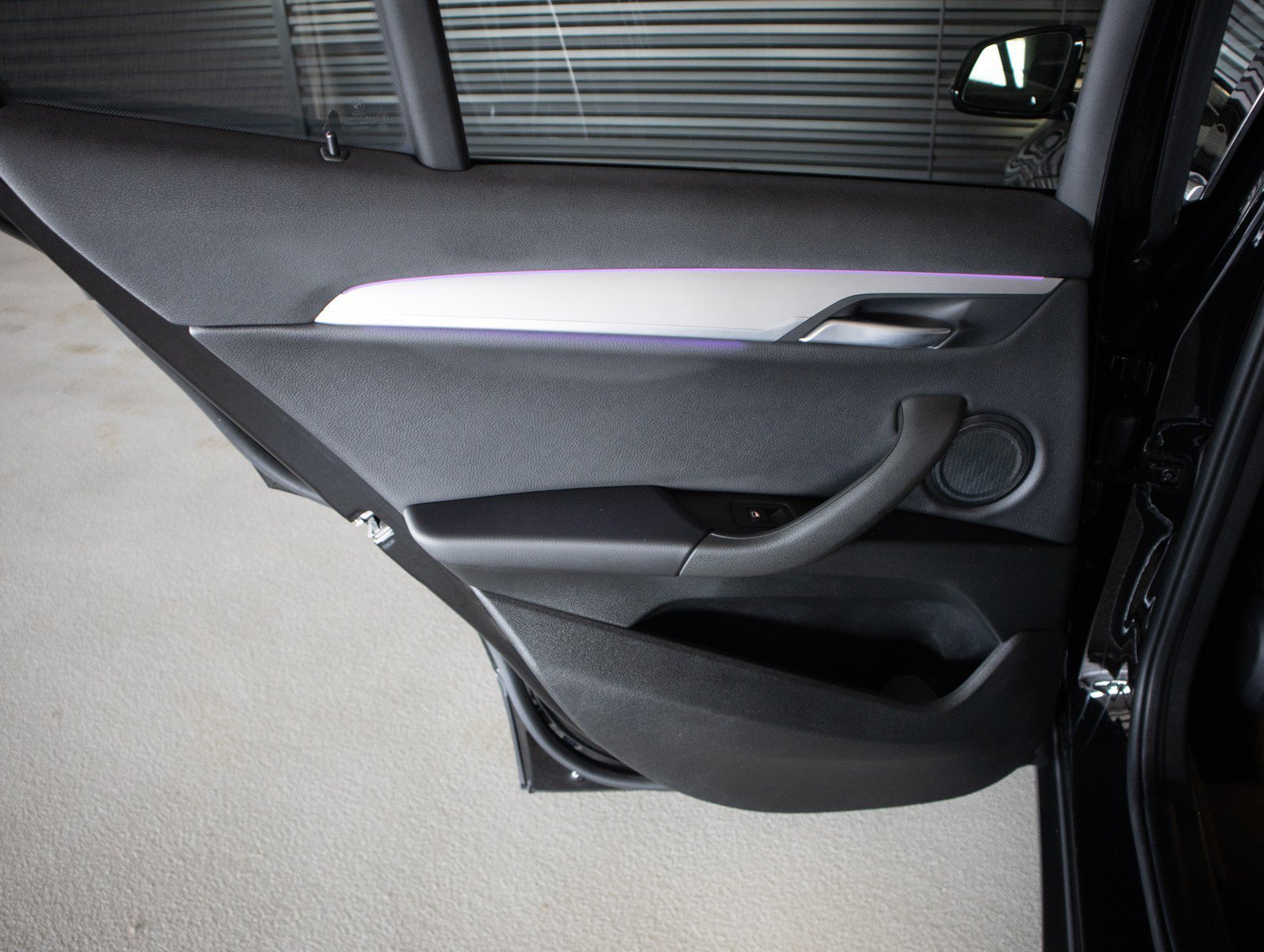 Used 2020 Jet Black BMW sDrive28i image 24