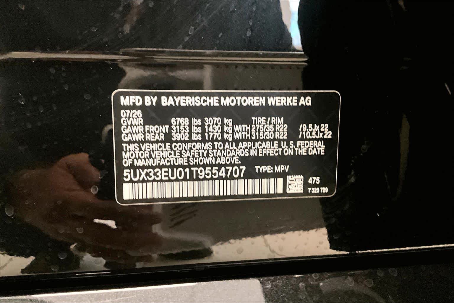 Used 2026 Black Sapphire Metallic BMW M60i image 32