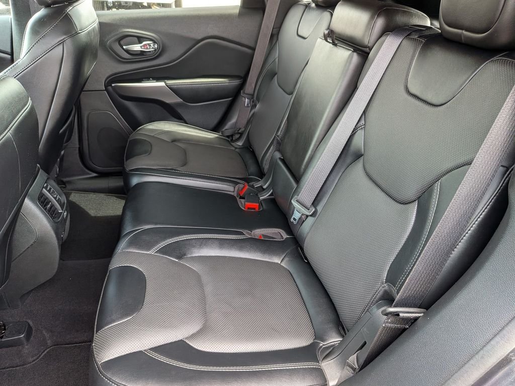 Used 2022 Gray Jeep Limited image 27