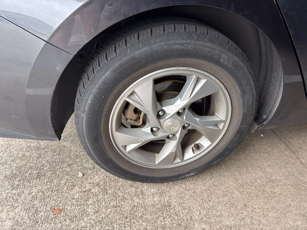 Used 2021  Hyundai SE image 7