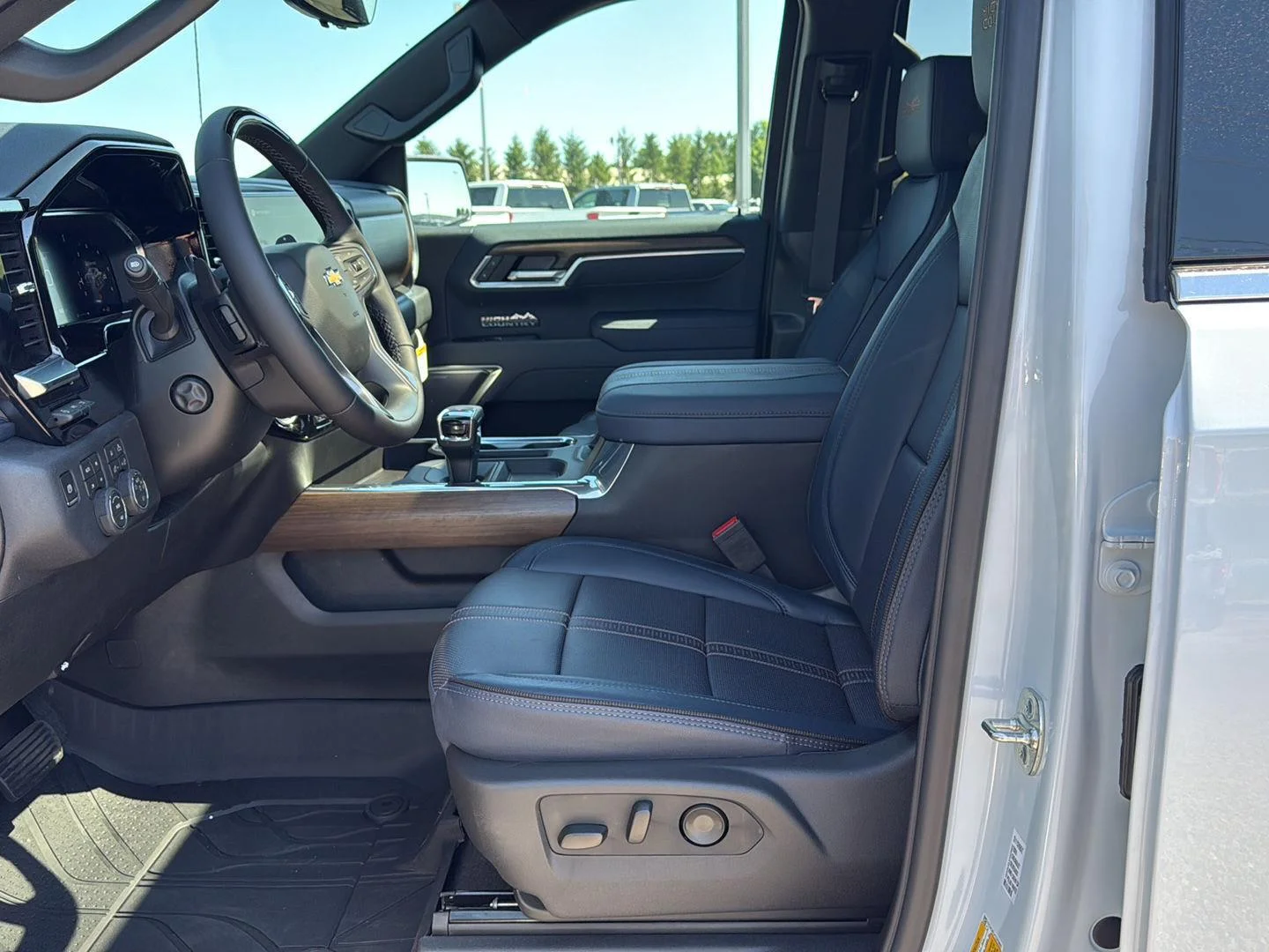 2026 Chevrolet Silverado 1500 High Country - Photo 12