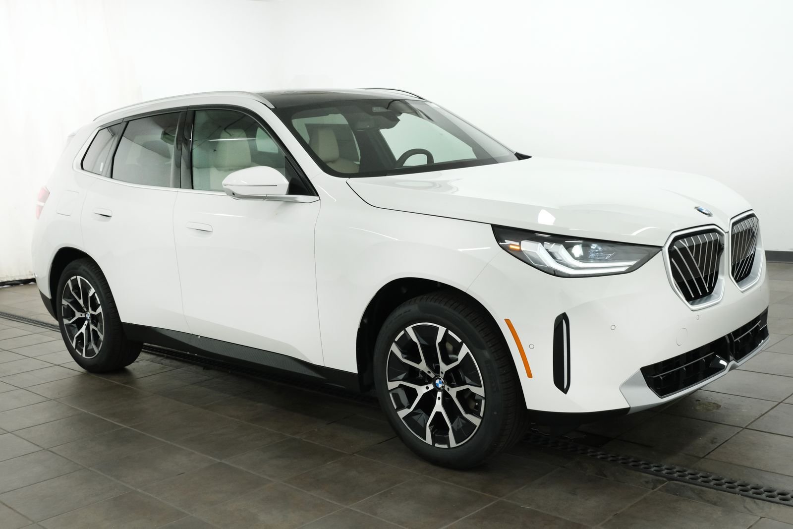 New 2026 Alpine White BMW 30 xDrive image 6