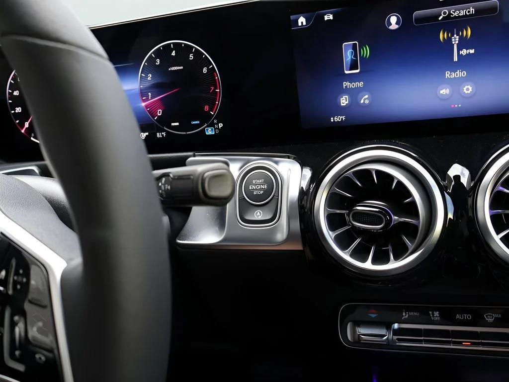 2025 Mercedes-Benz GLB Base - Photo 29