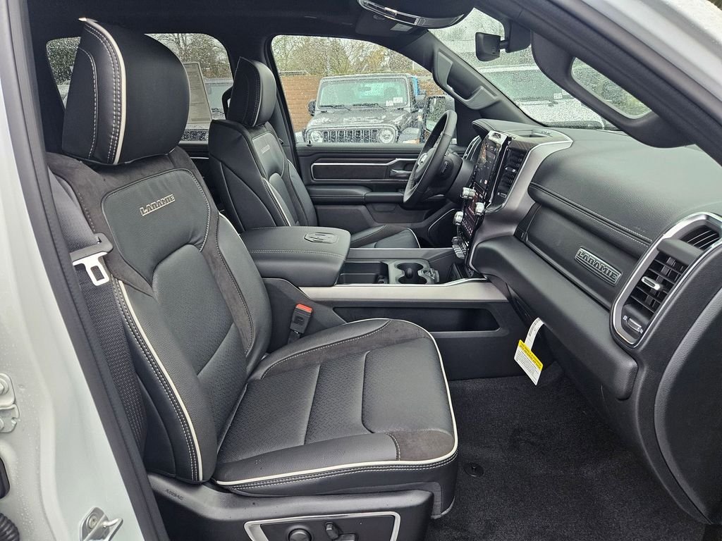 New 2026 Bright White Clear-Coat Exterior Paint RAM Laramie image 19