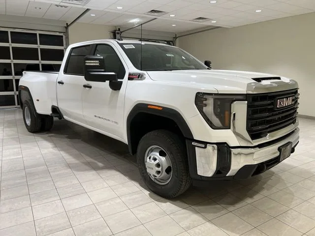 2026 GMC Sierra 3500HD Pro - Photo 7