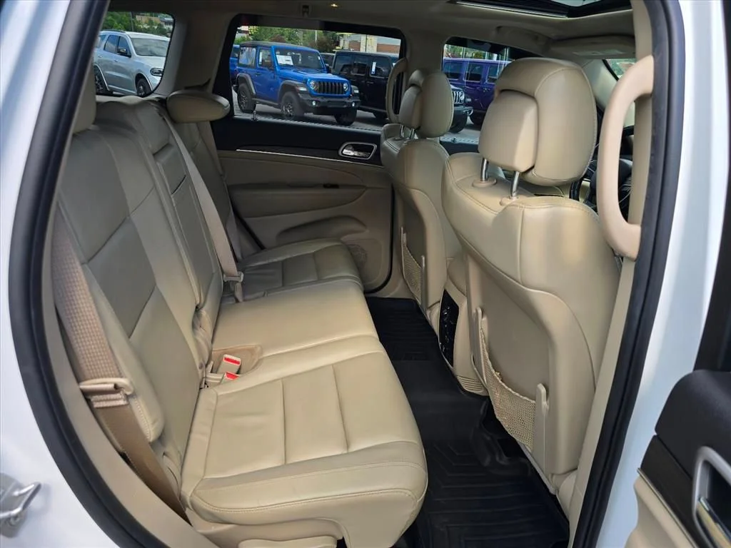 Used 2020 White Jeep Limited image 13