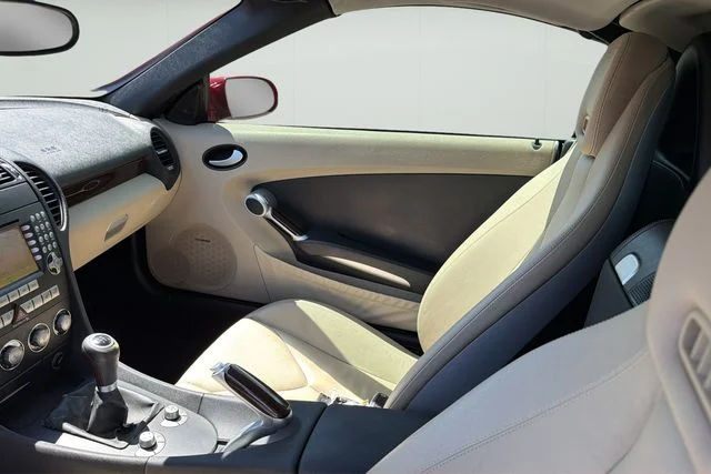 Used 2005  Mercedes-Benz SLK 350 image 11