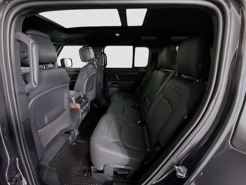 Used 2024 Carpathian Grey Premium Metallic Land Rover X image 21